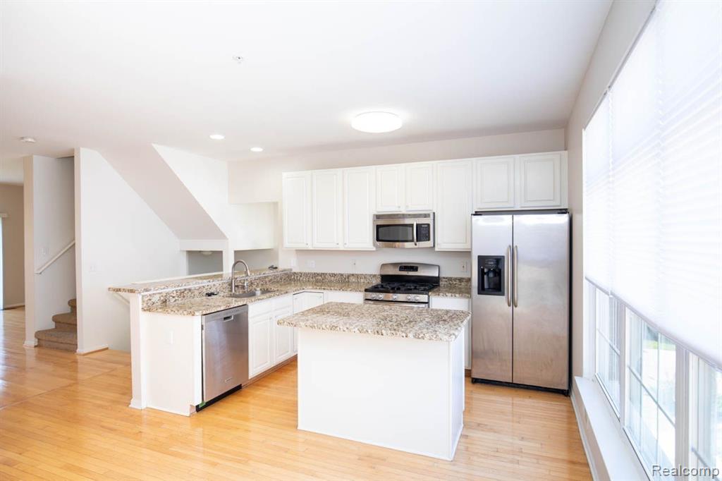475 CHERRY ORCHARD Road, Canton, MI 48188 — Photo 11
