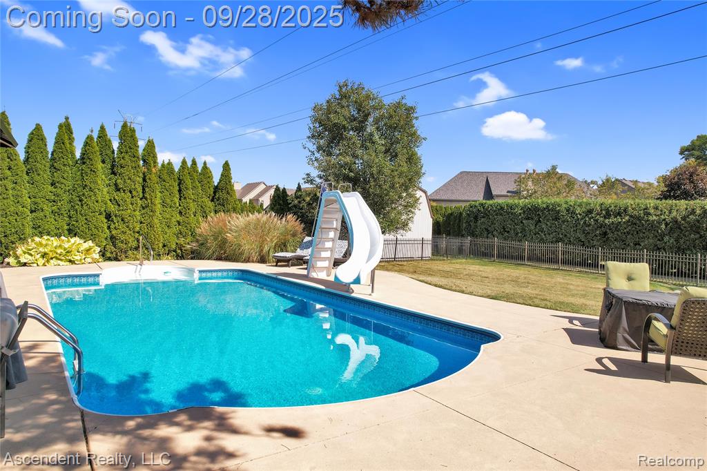 43476 Hillsboro Drive, Clinton Twp, MI 48038 — Photo 12