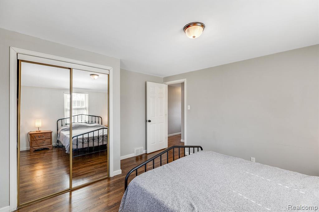 5220 LANNOO Street, Grosse Pointe, MI 48236 — Photo 21