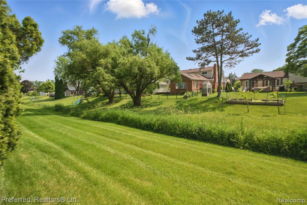 8530 Elmhurst Street, Canton, MI 48187 — Photo 40