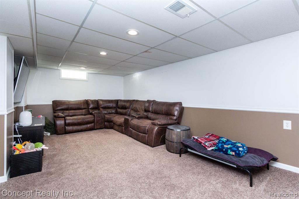 9717 Ruth Avenue, Allen Park, MI 48101 — Photo 21