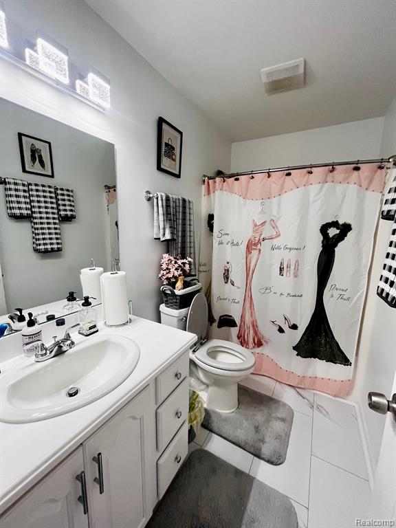 5454 MEADOW CREEK Court, Flint, MI 48532 — Photo 13