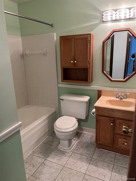 23667 STONEHENGE Boulevard, 34L, Novi, MI — Photo 13