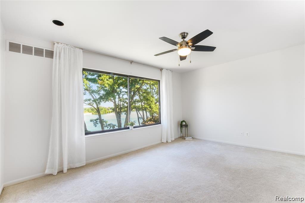 9671 Harbour Cove Court, Ypsilanti, MI 48197 — Photo 11
