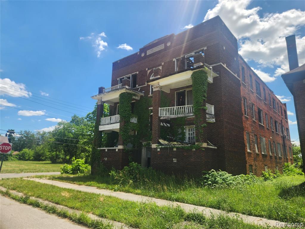 2903 MONTGOMERY Street, Detroit, MI 48206 — Photo 2