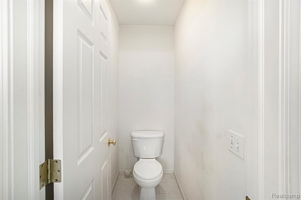 4382 Oak Tree Court, Fenton, MI 48430 — Photo 29
