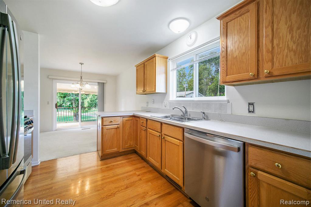 9024 Pine Cove Drive, Whitmore Lake, MI 48189 — Photo 5