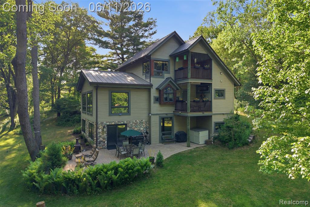 308 Nuthatch Road, Ortonville, MI 48462