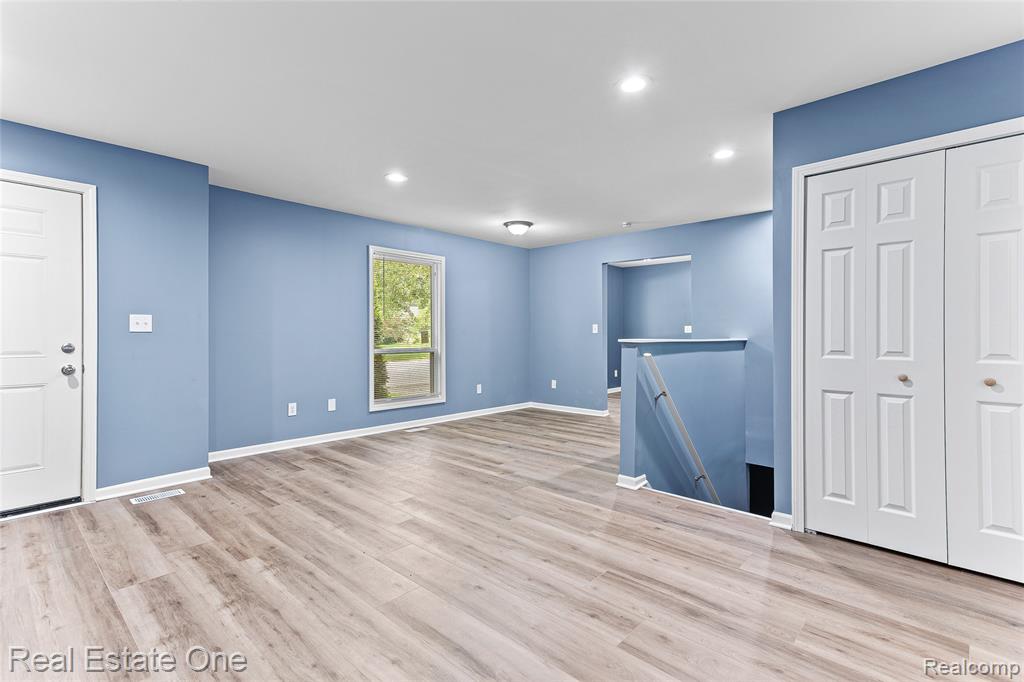 2509 Golden Shores Drive, Fenton, MI 48430 — Photo 4