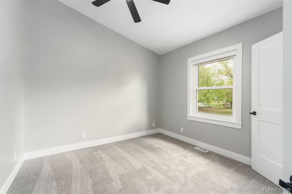3246 MILLWALL Avenue, Keego Harbor, MI 48320 — Photo 46