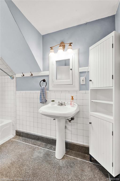 813 Catalpa Drive, Royal Oak, MI 48067 — Photo 19