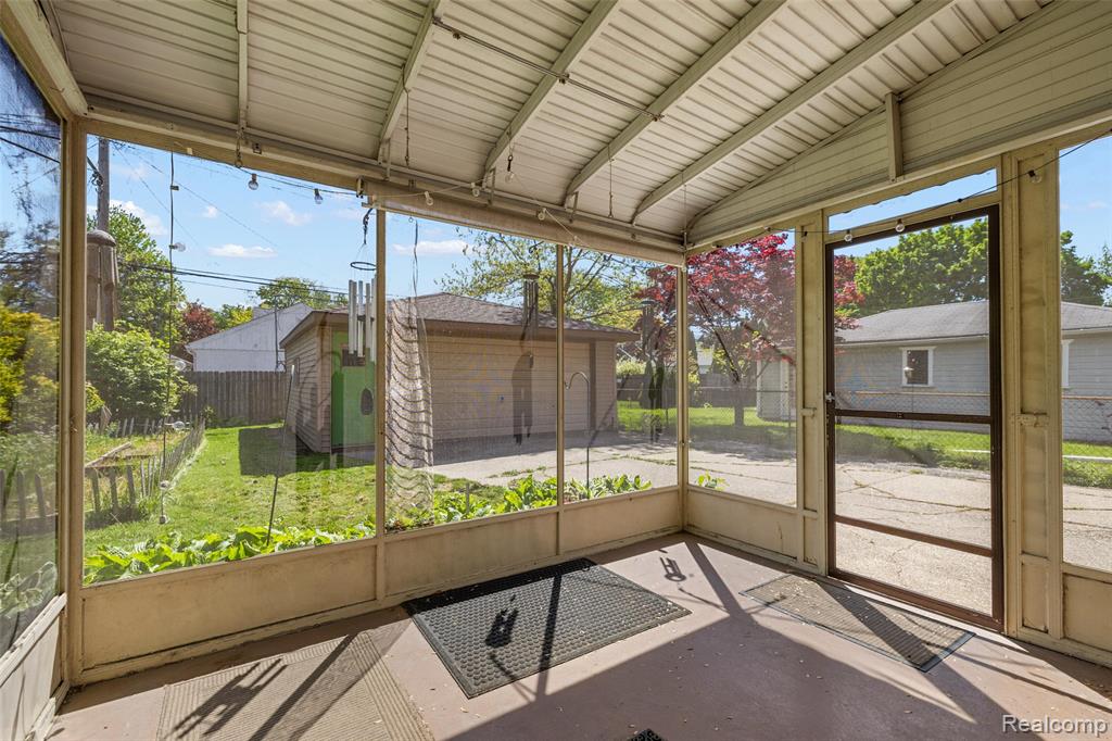 637 S Edgeworth Avenue, Royal Oak, MI 48067 — Photo 40