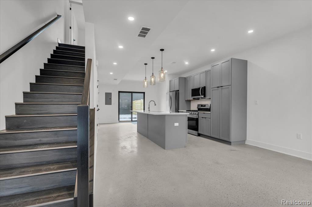 7542 Churchill Street - Photo 4