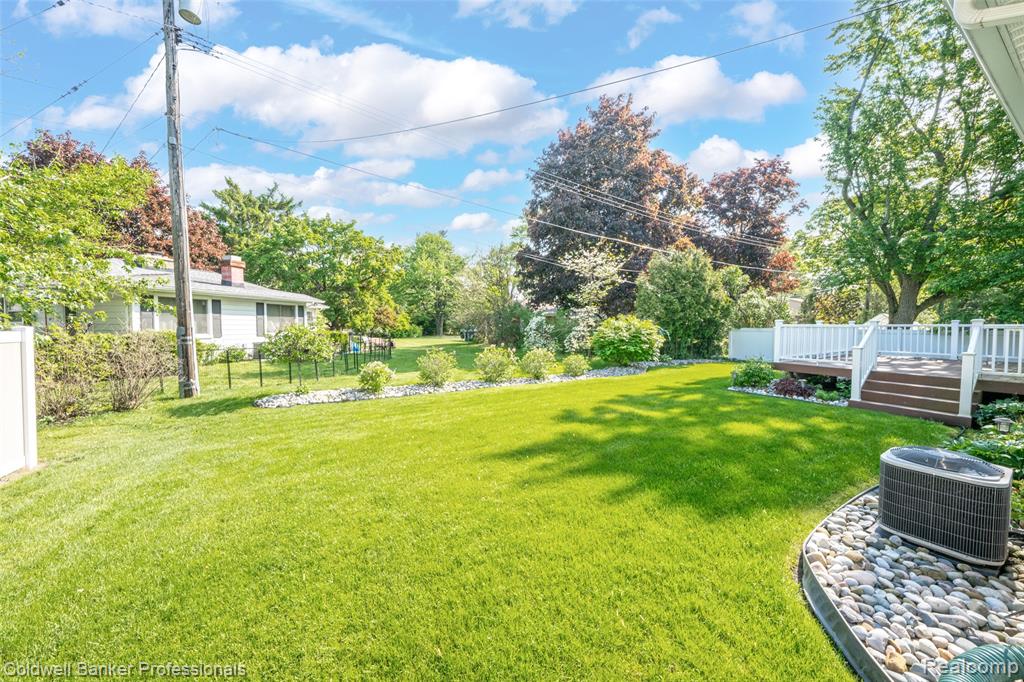 2470 Winkleman Drive, Waterford, MI 48329 — Photo 29