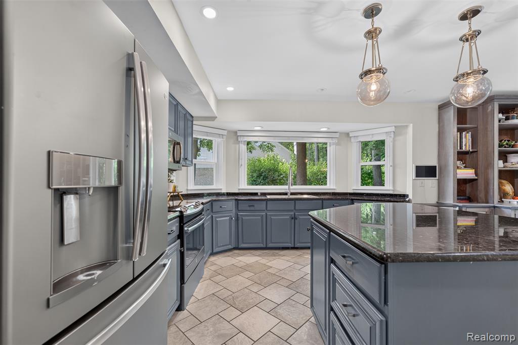 6713 Aurora Drive, Troy, MI 48098 — Photo 41