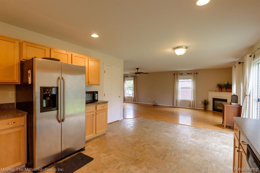 42990 N CUMBERLAND Drive, Van Buren, MI 48111 — Photo 12