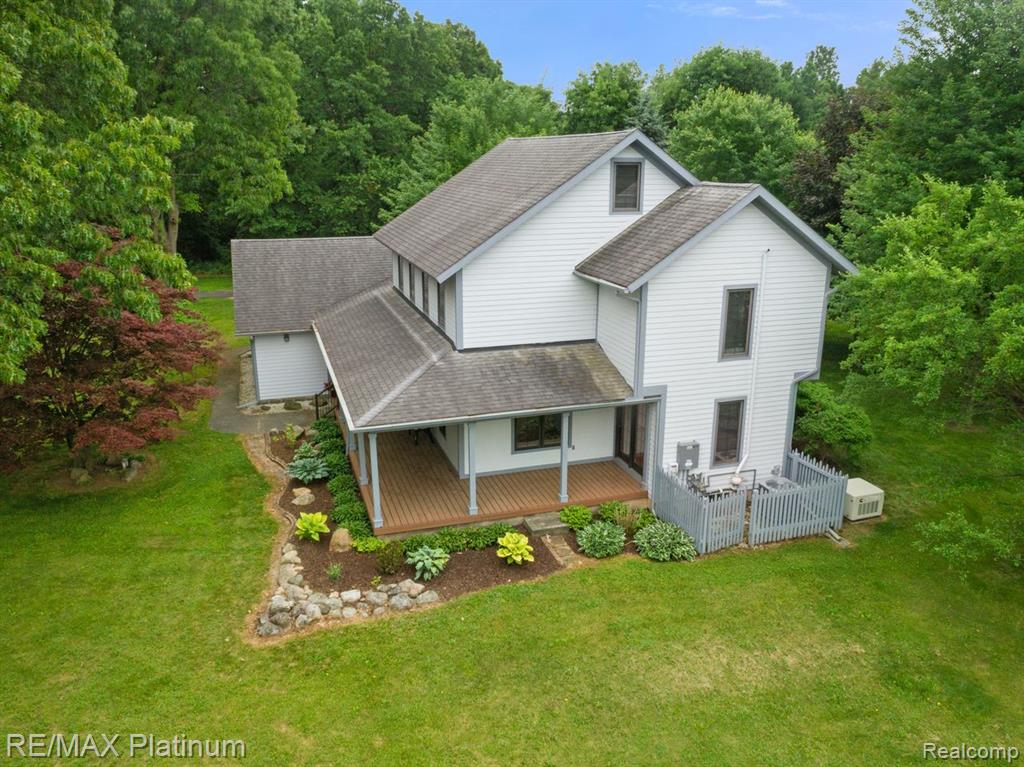 12902 Autumn Ridge Court, Milford, MI 48380 — Photo 2