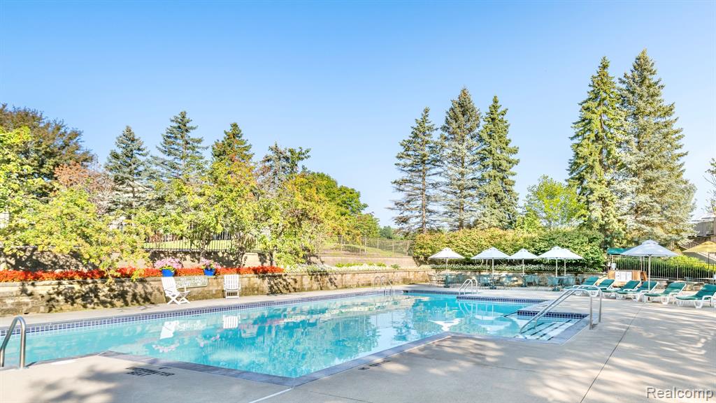 479 Newburne Pointe, Bloomfield Hills, MI 48304 — Photo 37