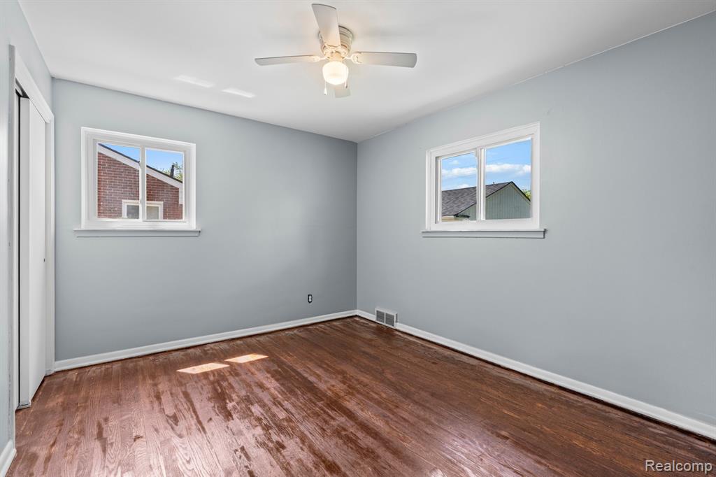 8631 WHITEFIELD Street, Dearborn Heights, MI 48127 — Photo 6