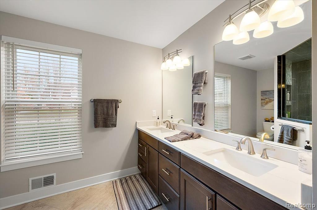 5839 Westwood Drive, Grand Blanc, MI 48439 — Photo 32