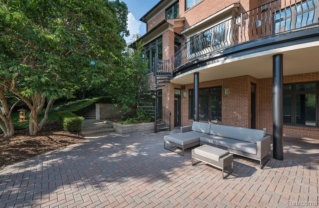 4524 STONELEIGH Road, Bloomfield Hills, MI 48302 — Photo 45