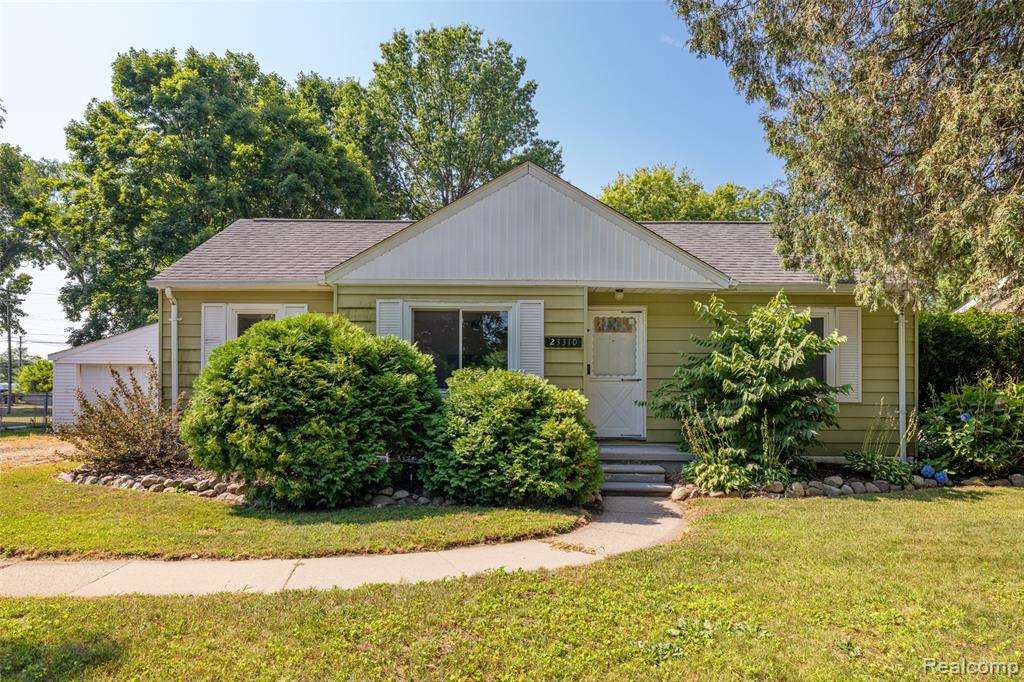 23310 Patterson Street, Clinton Twp, MI 48036