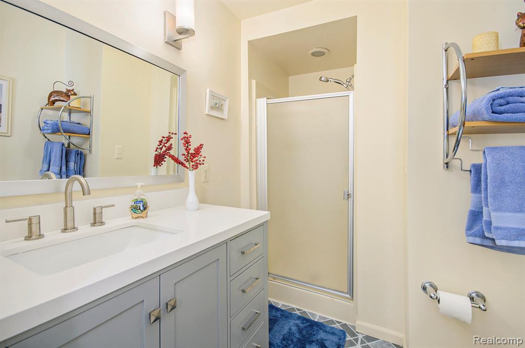 6429 Woodglen Drive, Clarkston, MI — Photo 19