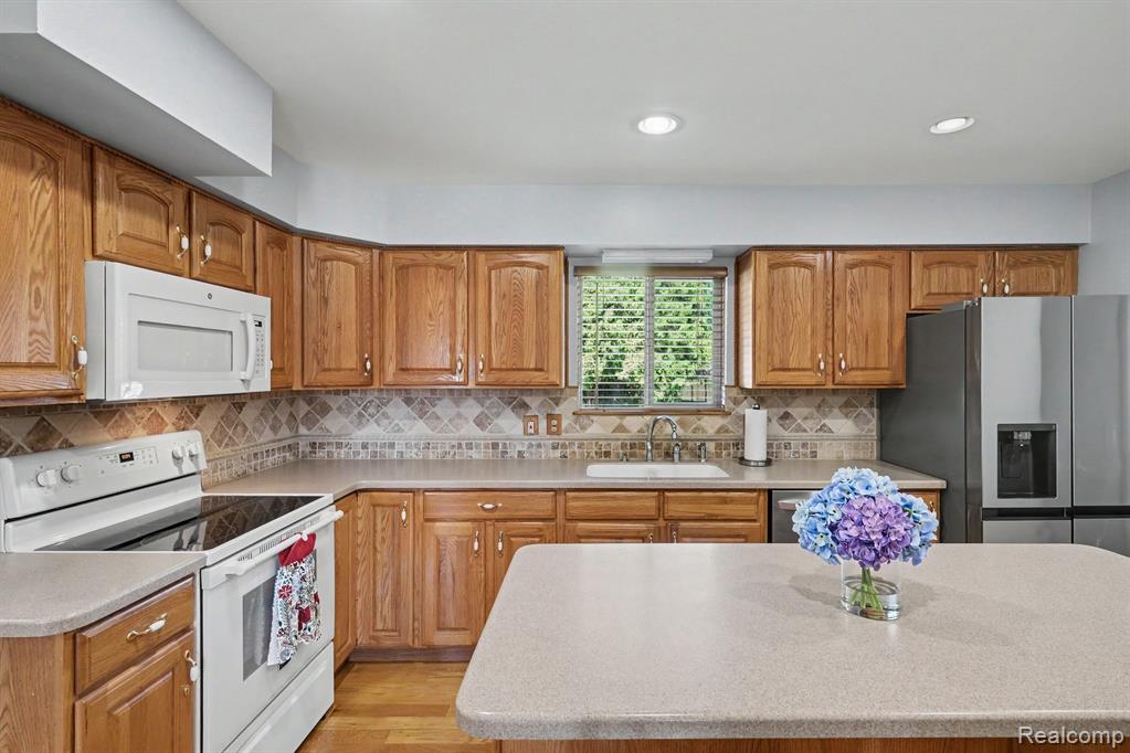 5504 Antoinette Drive, Grand Blanc, MI 48439 — Photo 13