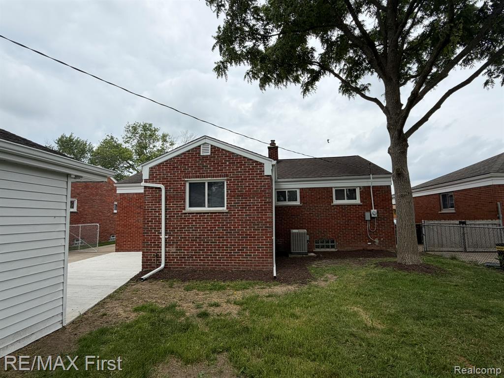 25184 Collingwood Street, Roseville, MI 48066 — Photo 5