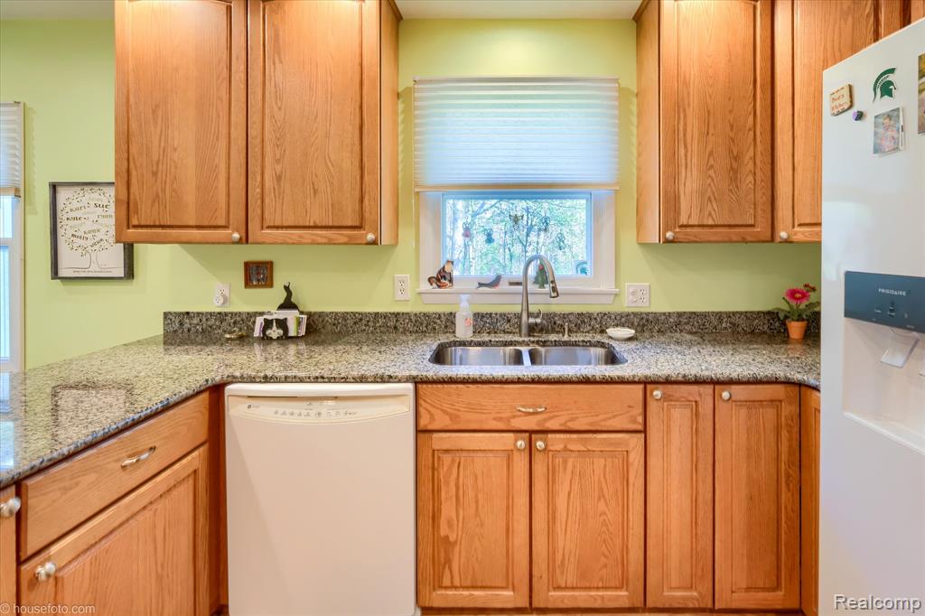 2676 Porcupine Trail, Lapeer, MI 48446 — Photo 16