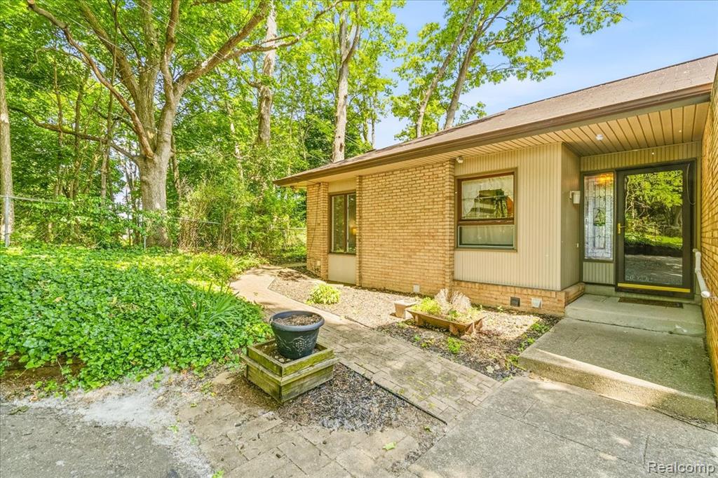 13020 Edgedale Street, Belleville, MI 48111 — Photo 28