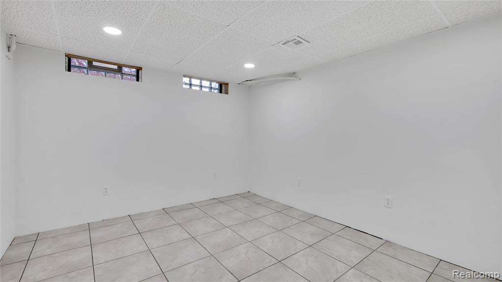 42938 Gainsley Drive, Sterling Heights, MI 48313 — Photo 18