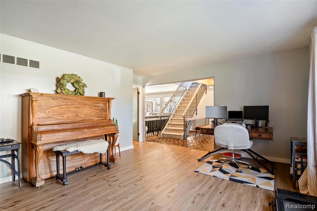 42085 Banbury Road, Northville, MI 48168 — Photo 28