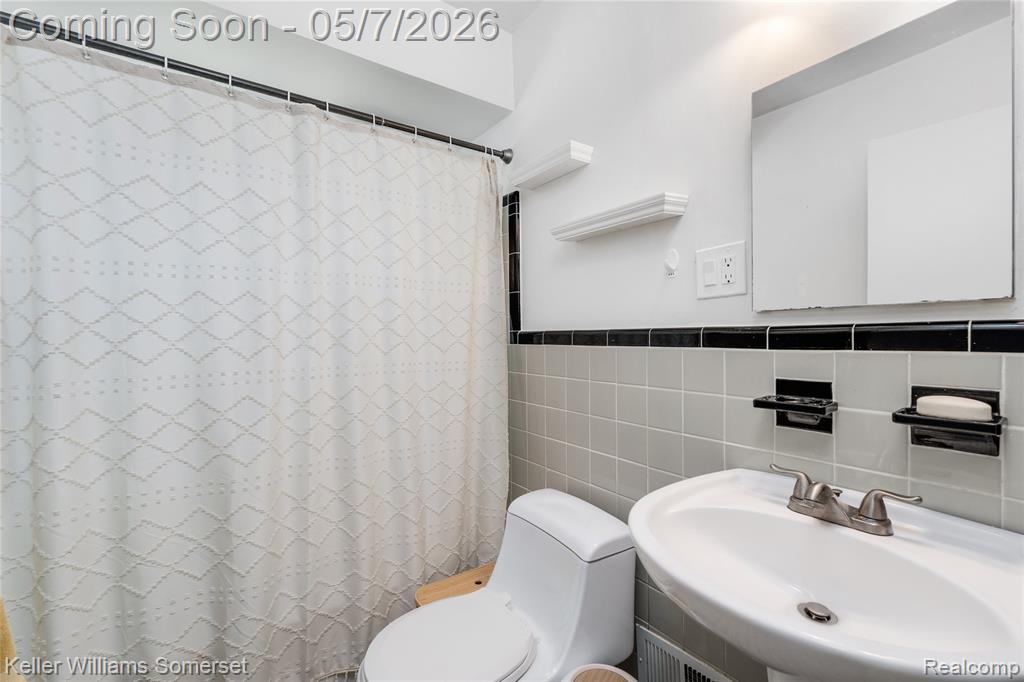 4320 Manor Avenue, Royal Oak, MI 48073 — Photo 18