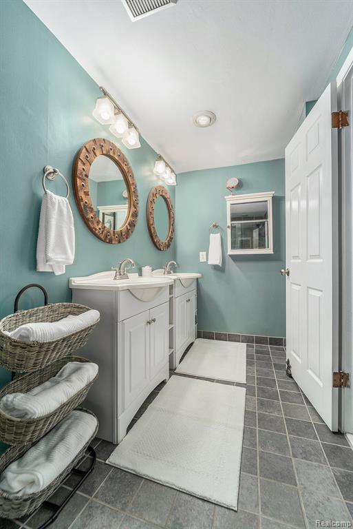 4729 Curtis Lane, Clarkston, MI — Photo 32