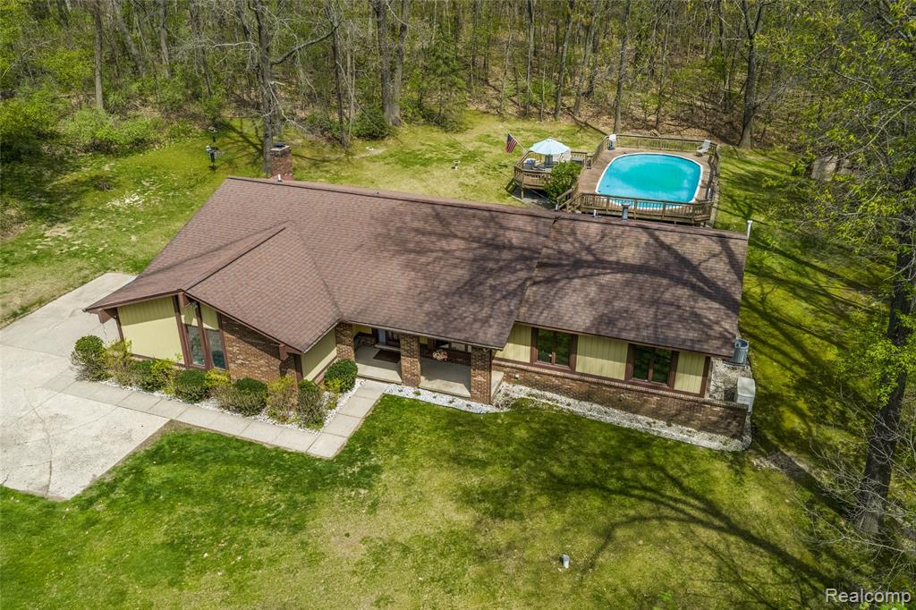 9730 Gibbs Road, Clarkston, MI 48348 — front exterior