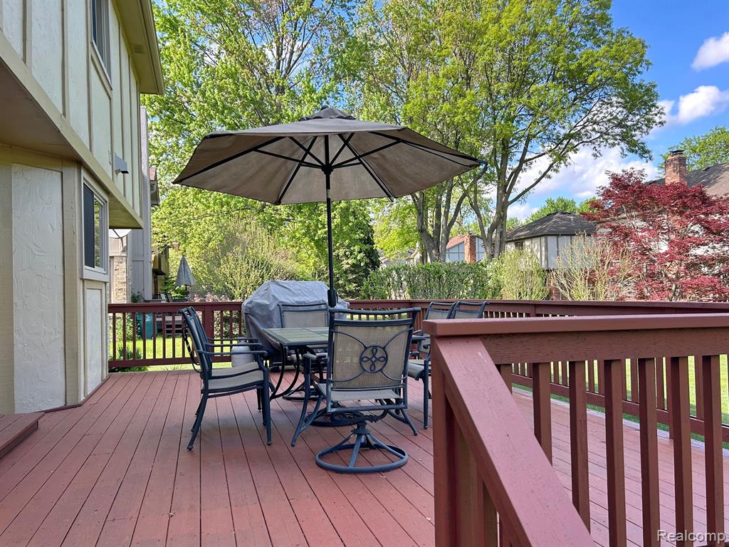 6186 Smithfield Drive, Troy, MI 48085 — Photo 32