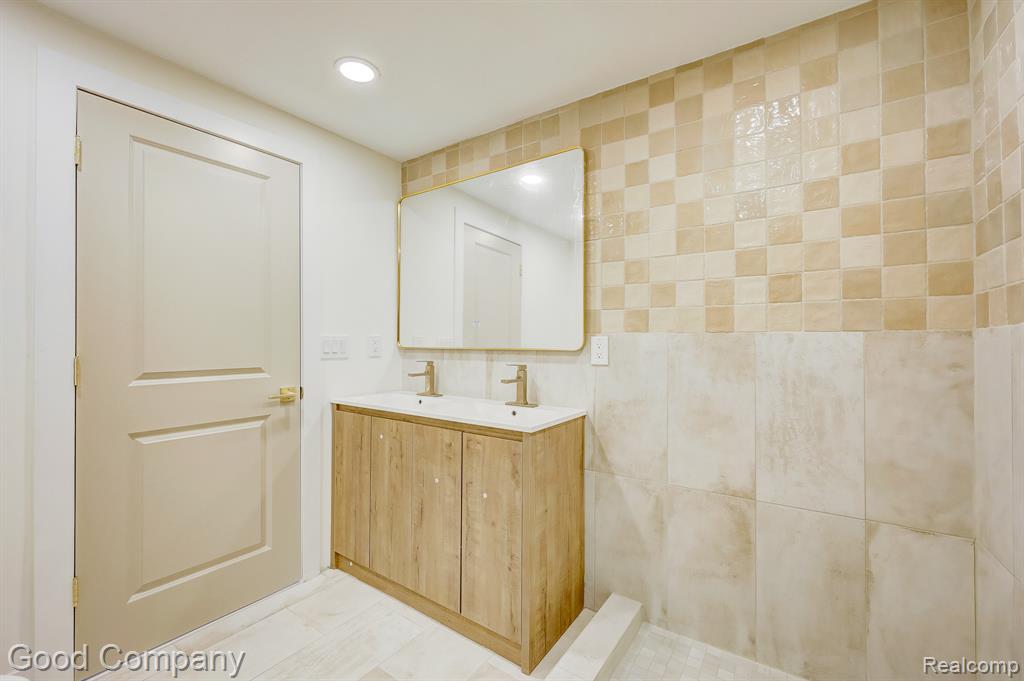 23 Fairwood Boulevard, Pleasant Ridge, MI — Photo 41