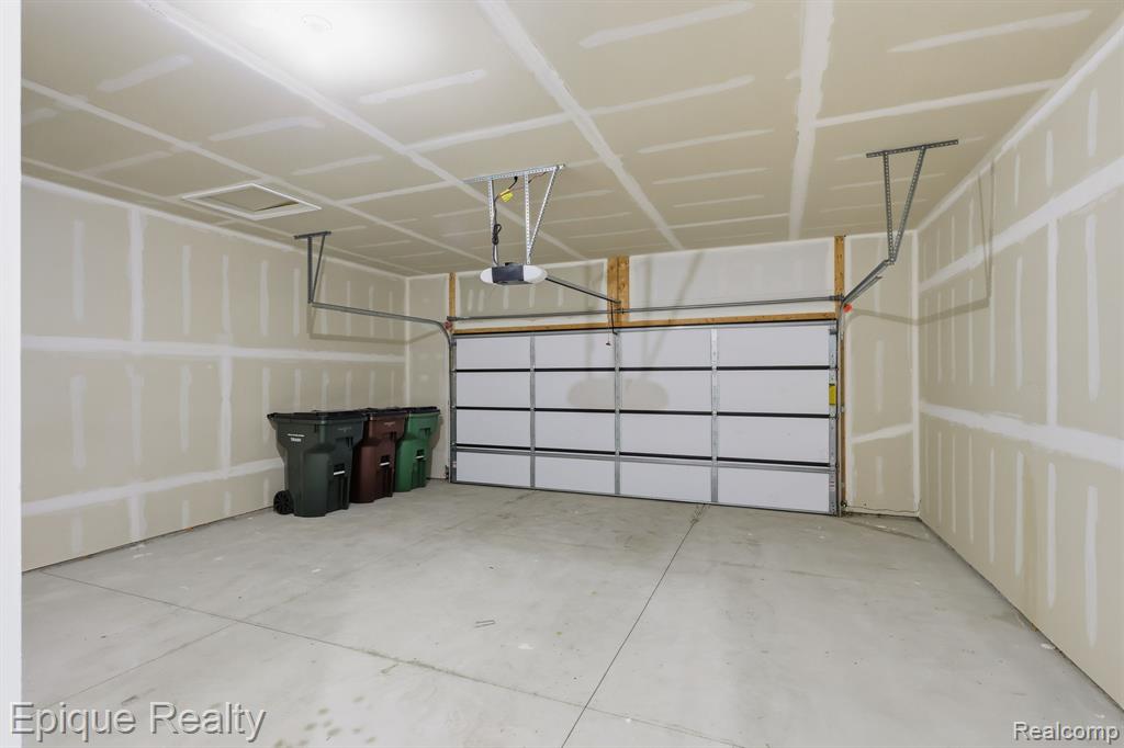 55638 Oak Pointe Drive, Shelby Twp, MI 48315 — Photo 18