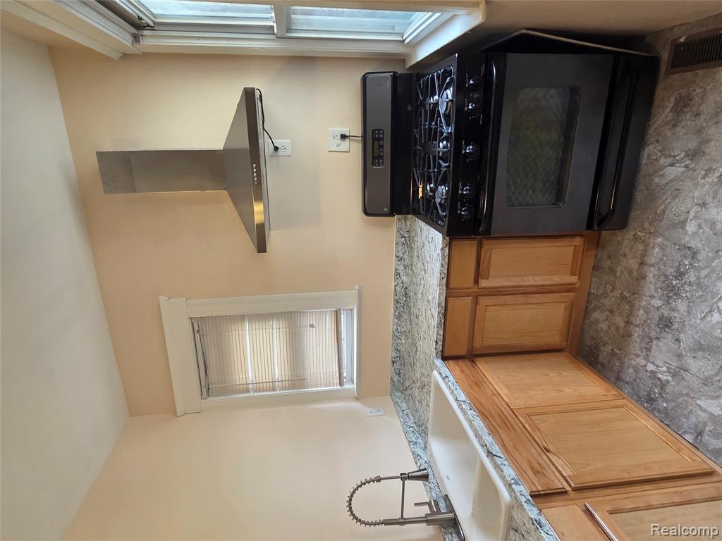 3254 Hogarth Street, Detroit, MI 48206 — Photo 12