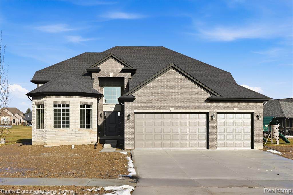 35701 Strongford Drive, New Baltimore, MI, 48047