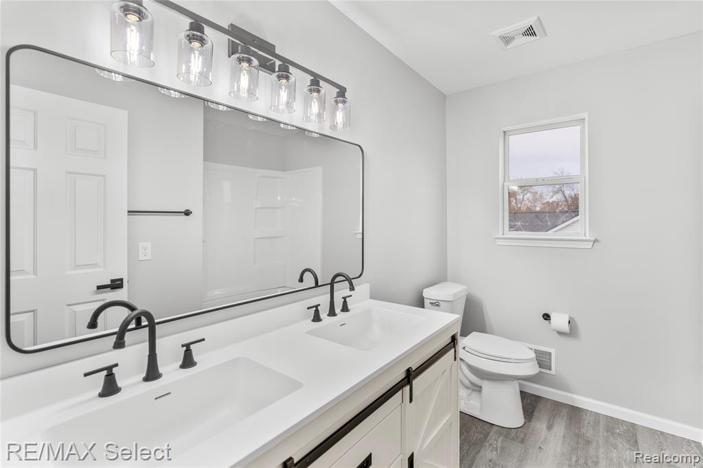 8455 Deer Field Drive, Davison, MI 48423 — Photo 13