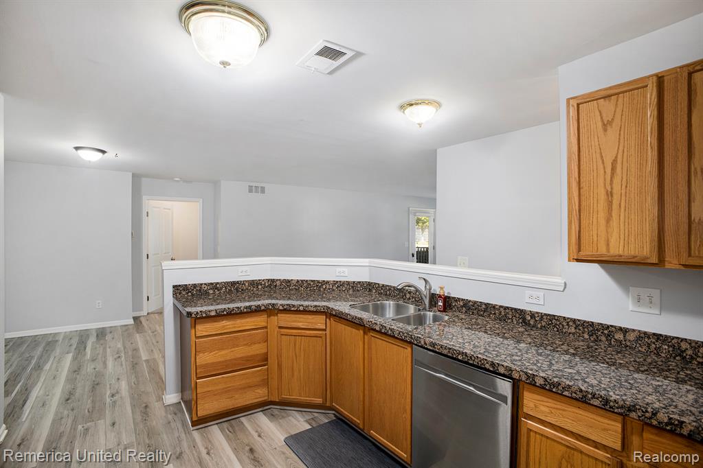 4184 Hampton Ridge Boulevard, Howell, MI 48843 — Photo 7