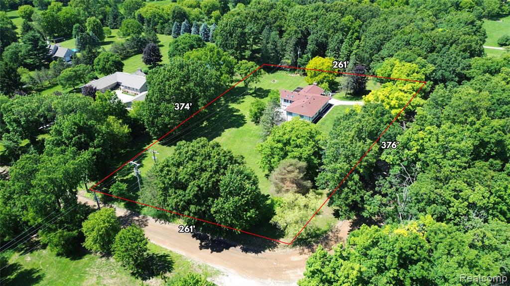 9497 Ellis Road, Clarkston, MI 48348 — Photo 25