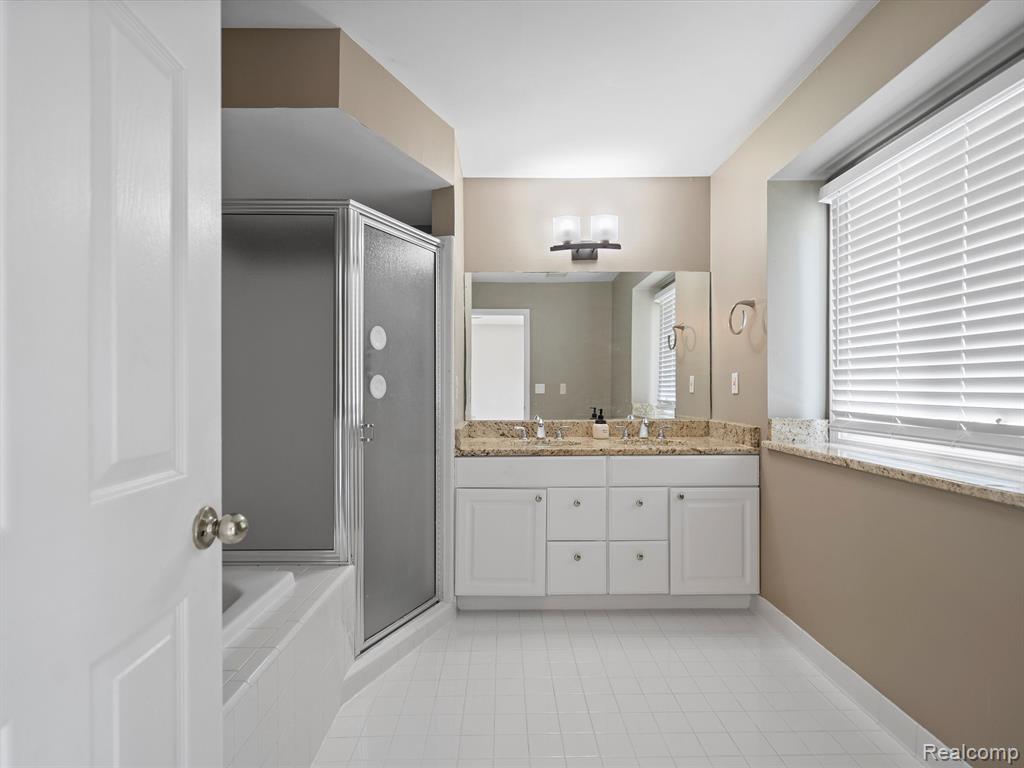 4979 SOMERTON Drive, Troy, MI 48085 — Photo 25