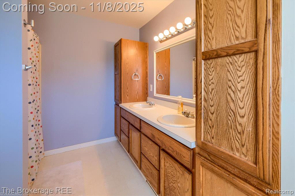 4203 Crystal Cove Court, Linden, MI 48451 — Photo 37