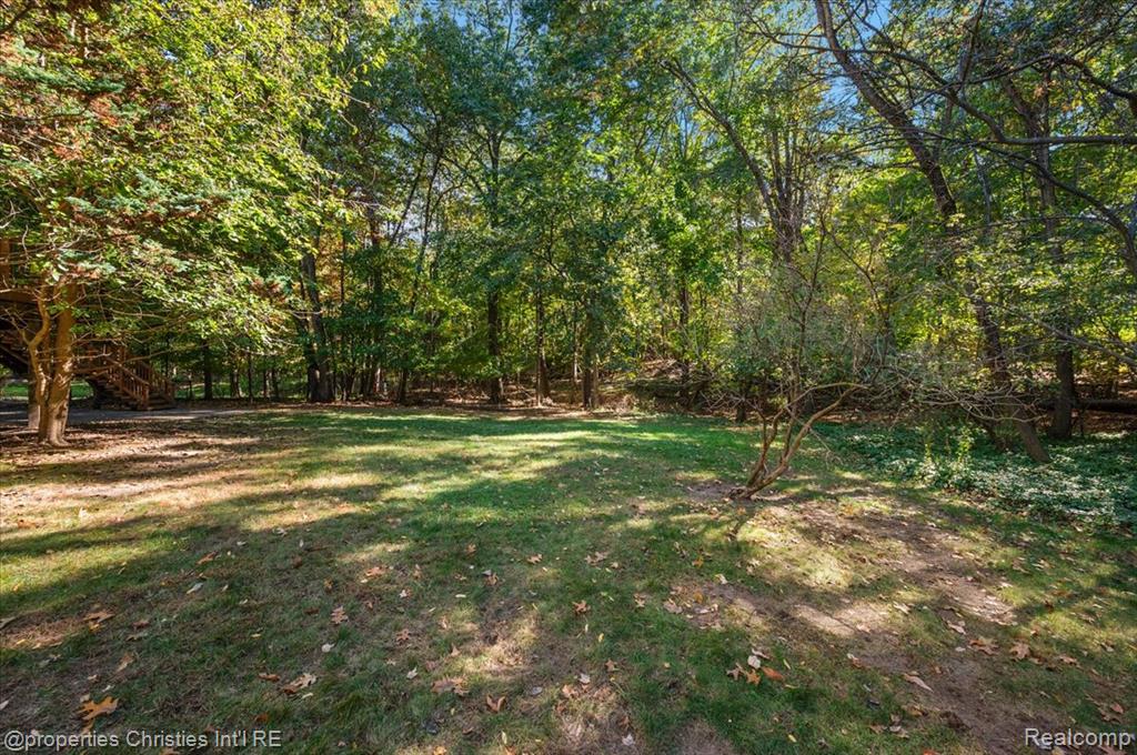 6835 High Ridge Road, West Bloomfield, MI 48324 — Photo 11
