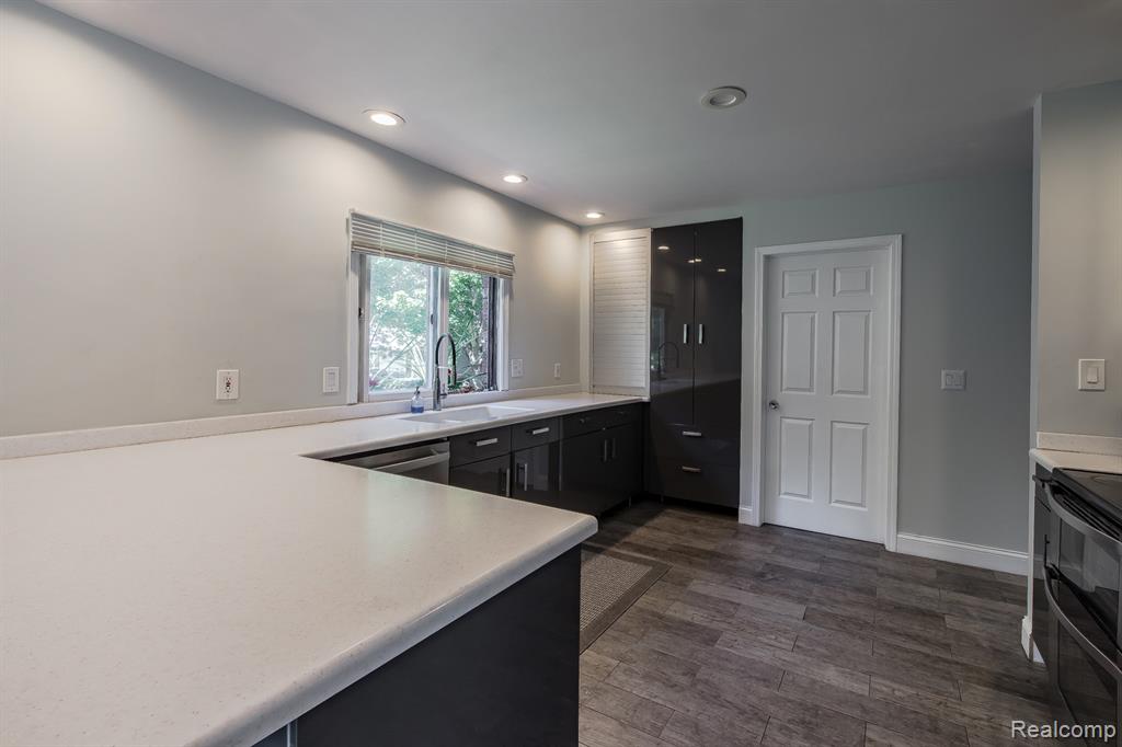 48 Rosemary Street, Lapeer, MI 48446 — Photo 16