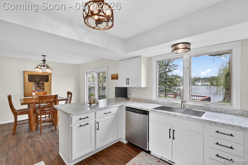 7117 Capri Drive, White Lake, MI 48383 — Photo 11