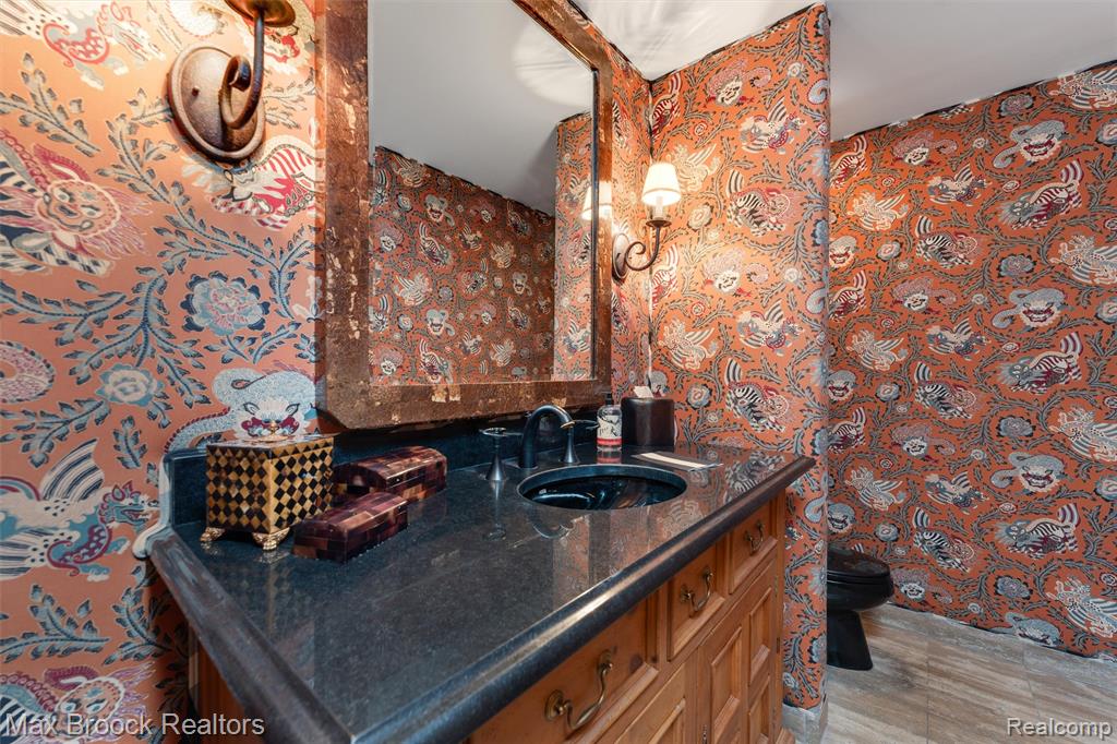 919 W Glengarry Circle, Bloomfield Hills, MI 48301 — Photo 41